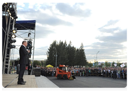 Prime Minister Vladimir Putin at the Open Festival of Young Talents, “Nizhny Tagil – City of Youth,” dedicated to the 75th anniversary of the Uralvagonzavod plant|9 september, 2011|17:52