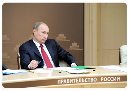 Prime Minister Vladimir Putin holding a teleconference on appraising the performance of executive bodies in the Russian regions|10 january, 2012|16:06