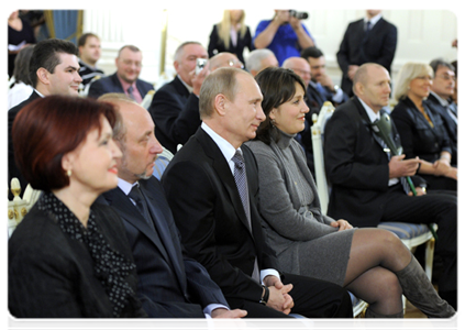 Председатель Правительства Российской Федерации В.В.Путин во время церемонии вручения премий Правительства Российской Федерации 2011 года в области печатных средств массовой информации|13 января, 2012|14:23