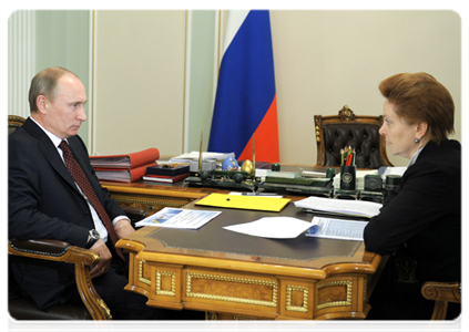 Prime Minister Vladimir Putin meeting with Governor of the Khanty-Mansi Autonomous Area – Yugra Natalia Komarova|16 january, 2012|11:56