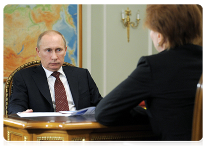 Prime Minister Vladimir Putin meeting with Governor of the Khanty-Mansi Autonomous Area – Yugra Natalia Komarova|16 january, 2012|11:59