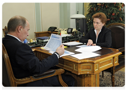 Prime Minister Vladimir Putin meeting with Governor of the Khanty-Mansi Autonomous Area – Yugra Natalia Komarova|16 january, 2012|11:59