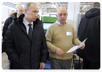 Prime Minister Vladimir Putin visits a technical inspection centre for motor vehicles in Moscow’s Strogino district|17 january, 2012|16:42