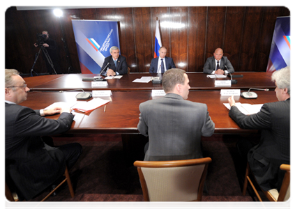 Prime Minister Vladimir Putin meets with representatives of public organisations of motorists|17 january, 2012|16:54