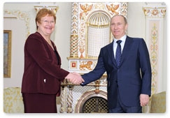 Prime Minister Vladimir Putin meets with President of Finland Tarja Halonen