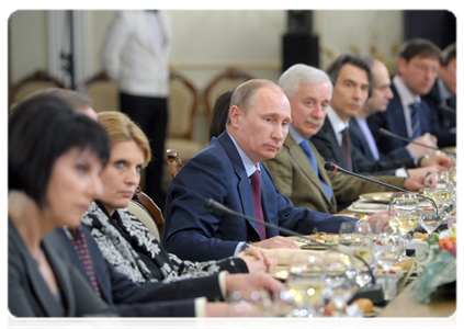 Prime Minister Vladimir Putin meeting with heads and editors-in-chief of domestic television and radio broadcasting companies and print media|18 january, 2012|20:16