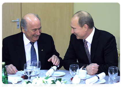Председатель Правительства Российской Федерации В.В.Путин встретился с президентом ФИФА Йозефом Блаттером и главой УЕФА Мишелем Платини|19 января, 2012|18:02