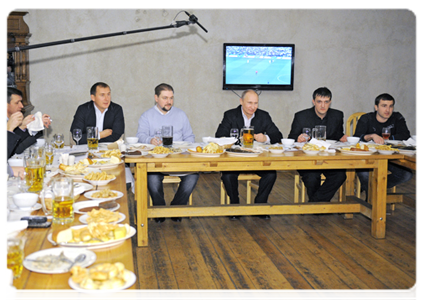 Vladimir Putin holds informal meeting with sports fans|19 january, 2012|21:08