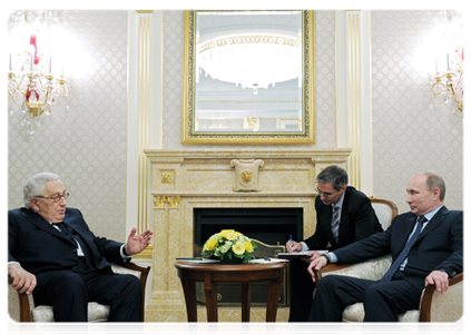 Prime Minister Vladimir Putin meets with former U.S. Secretary of State Henry Kissinger|20 january, 2012|19:58