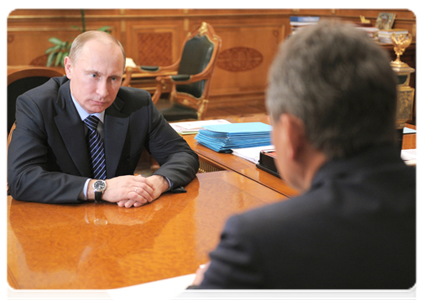 Prime Minister Vladimir Putin during a meeting with Minister of Civil Defence, Emergencies and Disaster Relief Sergei Shoigu|21 january, 2012|11:24