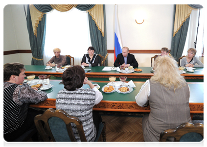 Prime Minister Vladimir Putin meets with the widows of the miners killed in the Raspadskaya mine explosions|24 january, 2012|12:15