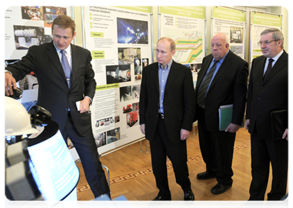 After the meeting, Prime Minister Vladimir Putin toured an exhibition on coal mining safety|24 january, 2012|15:15