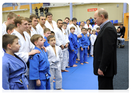 Prime Minister Vladimir Putin attends a class of young judo students during a visit to the Regional Judo Centre in Kemerovo|24 january, 2012|17:09
