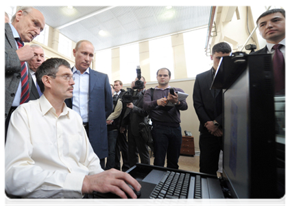 Prime Minister Vladimir Putin visits the Institute of Non-Destructive Testing at Tomsk Polytechnic University|25 january, 2012|12:52