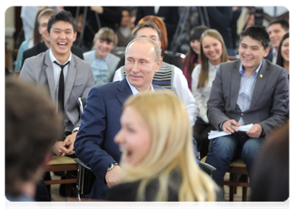 Prime Minister Vladimir Putin meets with university students in Tomsk|25 january, 2012|13:03