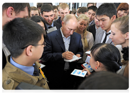 Prime Minister Vladimir Putin meets with university students in Tomsk|25 january, 2012|16:10