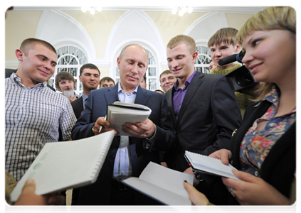 Prime Minister Vladimir Putin meets with university students in Tomsk|25 january, 2012|16:10