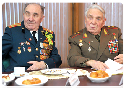 Vladimir Moroz, member of the Council of Heroes of the Soviet Union and the Russian Federation and Full Cavaliers of the Order of Glory of St Petersburg , and Boris Belyavsky, honorary chairman of the Council of Heroes of the Soviet Union and the Russian Federation and Full Cavaliers of the Order of Glory of St Petersburg|27 january, 2012|12:57