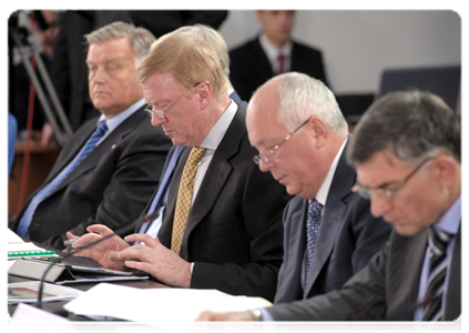 Russian Railways President Vladimir Yakunin, Rusnano Board Chairman Anatoly Chubais and Director General of the Russian Technologies State Corporation Sergei Chemezov at a meeting of the Government Commission on High Technology and Innovation|30 january, 2012|18:07