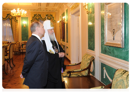 Prime Minister Vladimir Putin visiting St Daniel Monastery to congratulate Patriarch Kirill of Moscow and All Russia on the third anniversary of his enthronement|1 february, 2012|20:09