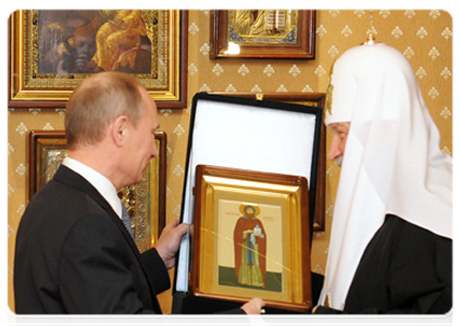 Prime Minister Vladimir Putin visiting St Daniel Monastery to congratulate Patriarch Kirill of Moscow and All Russia on the third anniversary of his enthronement|1 february, 2012|20:09