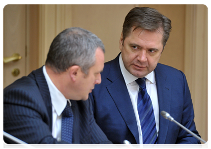 Energy Minister Sergei Shmatko and Head of the Federal Service for the Supervision of Environment, Technology and Nuclear Management Nikolai Kutyin|10 february, 2012|13:33