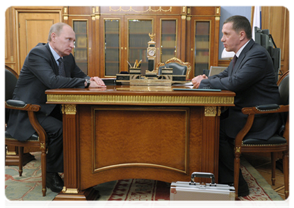 Prime Minister Vladimir Putin meeting with Minister of Natural Resources and Environment Yury Trutnev|10 february, 2012|14:37