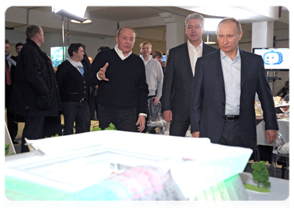 Prime Minister Vladimir Putin visits the construction site of Moscow Youth Centre KVN Planet|11 february, 2012|11:38