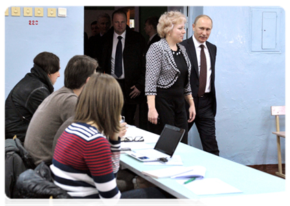 Prime Minister Vladimir Putin visits Secondary School No. 7|13 february, 2012|18:09