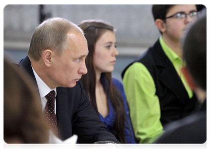 Prime Minister Vladimir Putin visits Secondary School No. 7 and meets with the school council|13 february, 2012|18:26