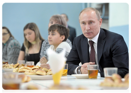 Prime Minister Vladimir Putin visits Secondary School No. 7 and meets with the school council|13 february, 2012|19:15