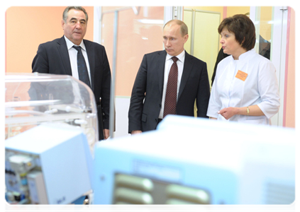 At the end of his working trip to the Kurgan Region, Prime Minister Vladimir Putin visits the regional perinatal centre under construction|13 february, 2012|22:20