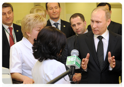 Prime Minister Vladimir Putin on a visit to an accident and emergency hospital|15 february, 2012|20:22