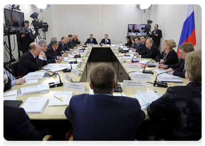 Prime Minister Vladimir Putin holding a videoconference on the implementation of demographic policy and regional programmes to modernise healthcare|15 february, 2012|20:31