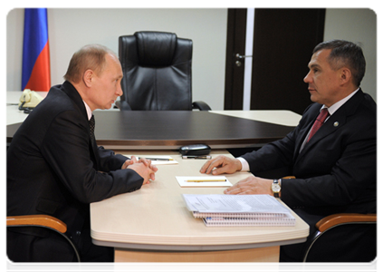 Prime Minister Vladimir Putin meets with President of Tatarstan Rustam Minnikhanov|15 february, 2012|23:26