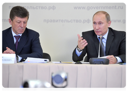 Prime Minister Vladimir Putin and Deputy Prime Minister Dmitry Kozak at a video conference meeting on the development of training centres for Russian national teams|16 february, 2012|15:52