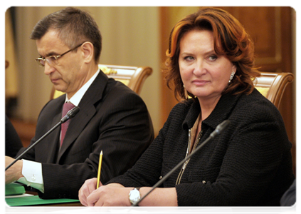 Minister of Agriculture Yelena Skrynnik and Interior Minister Rashid Nurgaliyev at a Government meeting|16 february, 2012|18:59