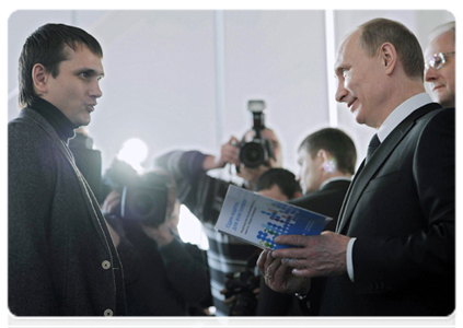 Prime Minister Vladimir Putin visiting the Novosibirsk Academic Town Technology Park where he examined displays of resident companies|17 february, 2012|17:10