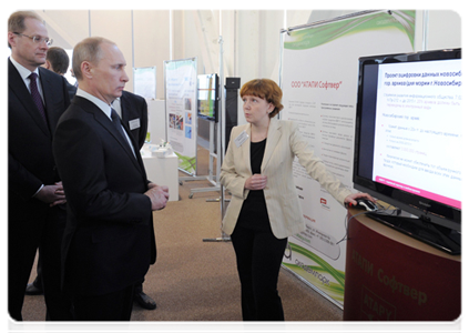 Prime Minister Vladimir Putin visiting the Novosibirsk Academic Town Technology Park where he examined displays of resident companies|17 february, 2012|17:10