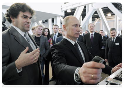 Prime Minister Vladimir Putin visiting the Novosibirsk Academic Town Technology Park where he examined displays of resident companies|17 february, 2012|17:10