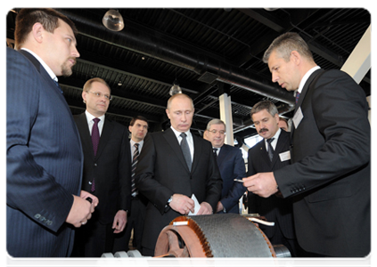 Prime Minister Vladimir Putin visiting the Novosibirsk Academic Town Technology Park where he examined displays of resident companies|17 february, 2012|17:16