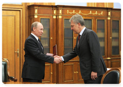 Председатель Правительства Российской Федерации В.В.Путин вручил председателю Коллегии Евразийской экономической комиссии В.Б.Христенко медаль П.А.Столыпина|2 февраля, 2012|12:00