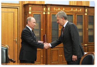 Председатель Правительства Российской Федерации В.В.Путин провёл рабочую встречу с В.Б.Христенко и Д.В.Мантуровым