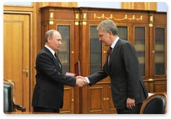 Председатель Правительства Российской Федерации В.В.Путин провёл рабочую встречу с В.Б.Христенко и Д.В.Мантуровым