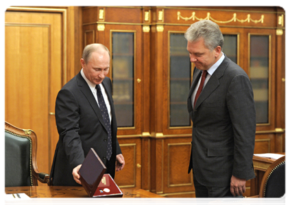 Председатель Правительства Российской Федерации В.В.Путин вручил председателю Коллегии Евразийской экономической комиссии В.Б.Христенко медаль П.А.Столыпина|2 февраля, 2012|12:00