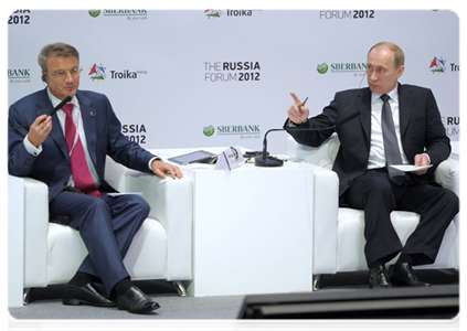 Председатель Правительства Российской Федерации В.В.Путин и глава Сбербанка России Г.О.Греф на инвестиционном форуме «Россия-2012»|2 февраля, 2012|15:34