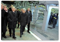 Председатель Правительства Российской Федерации В.В.Путин, прибывший с рабочей поездкой в Комсомольск-на-Амуре, посетил авиационное производственное объединение им. Ю.А.Гагарина