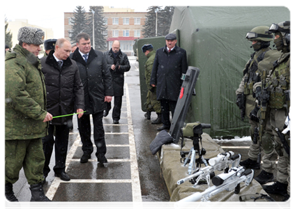 Председатель Правительства Российской Федерации В.В.Путин посетил Пятую отдельную Гвардейскую мотострелковую Таманскую бригаду|22 февраля, 2012|16:40