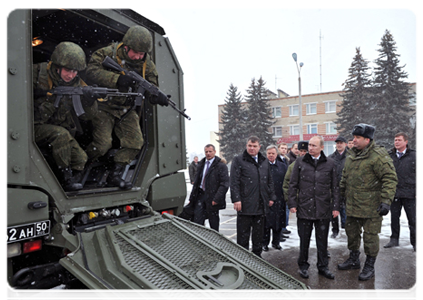 Председатель Правительства Российской Федерации В.В.Путин посетил Пятую отдельную Гвардейскую мотострелковую Таманскую бригаду|22 февраля, 2012|16:43