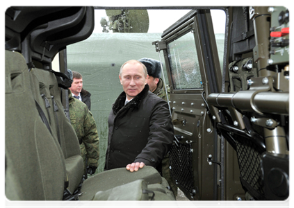 Председатель Правительства Российской Федерации В.В.Путин посетил Пятую отдельную Гвардейскую мотострелковую Таманскую бригаду|22 февраля, 2012|16:44